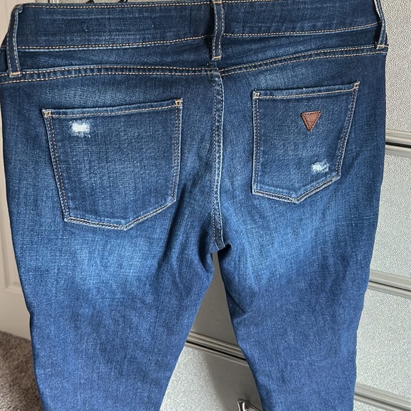 Guess (sexy curve) - Picture 2 of 3